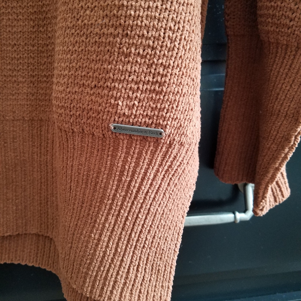 🚨SOLD🚨Abercrombie and Fitch Sweater - Picture 4 of 6